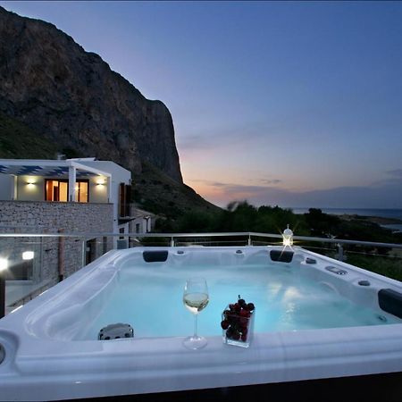 Villa Antonia - Vasca Idromassaggio Terrazza Vista Mare 산비토로카포 외부 사진