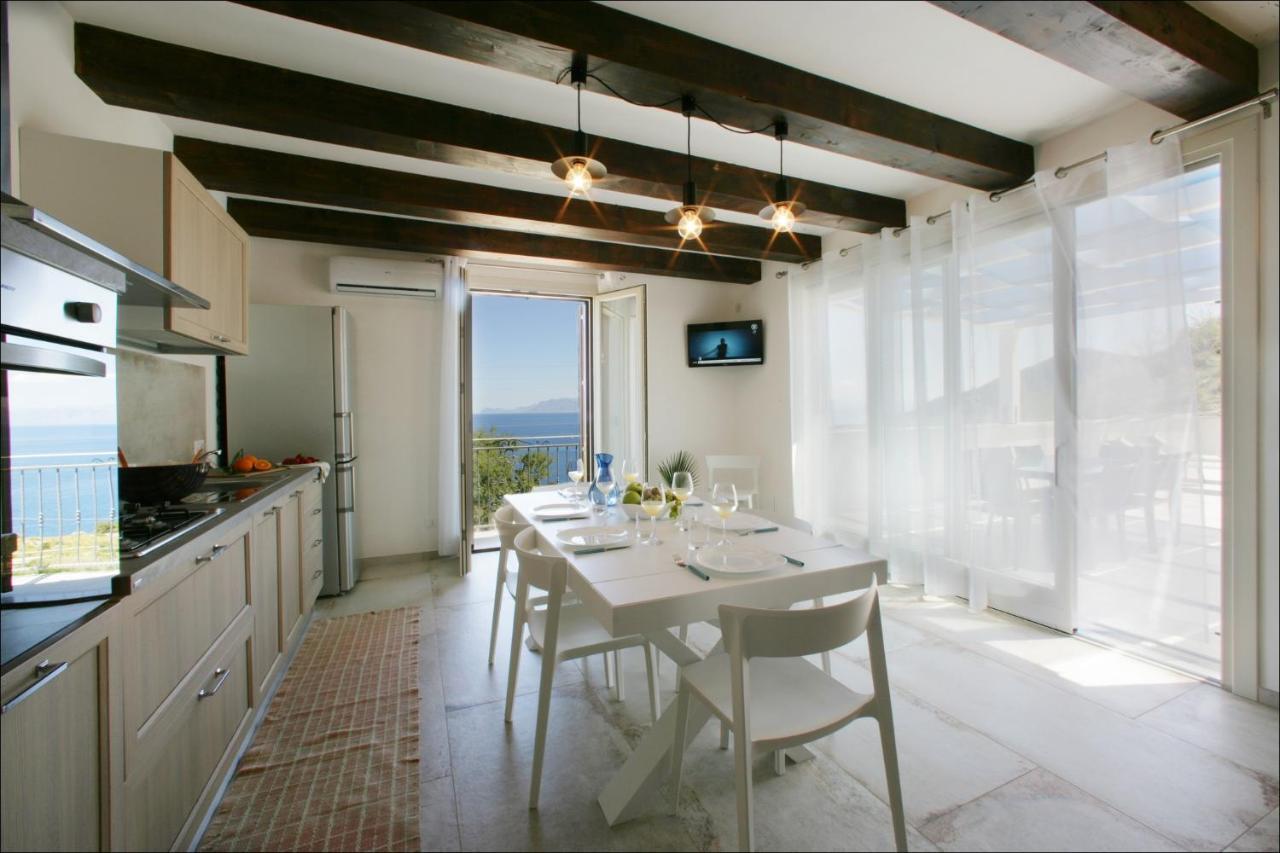 Villa Antonia - Vasca Idromassaggio Terrazza Vista Mare 산비토로카포 외부 사진