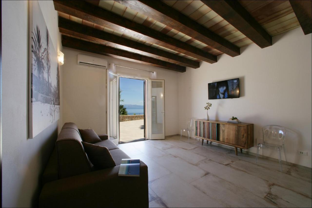 Villa Antonia - Vasca Idromassaggio Terrazza Vista Mare 산비토로카포 외부 사진