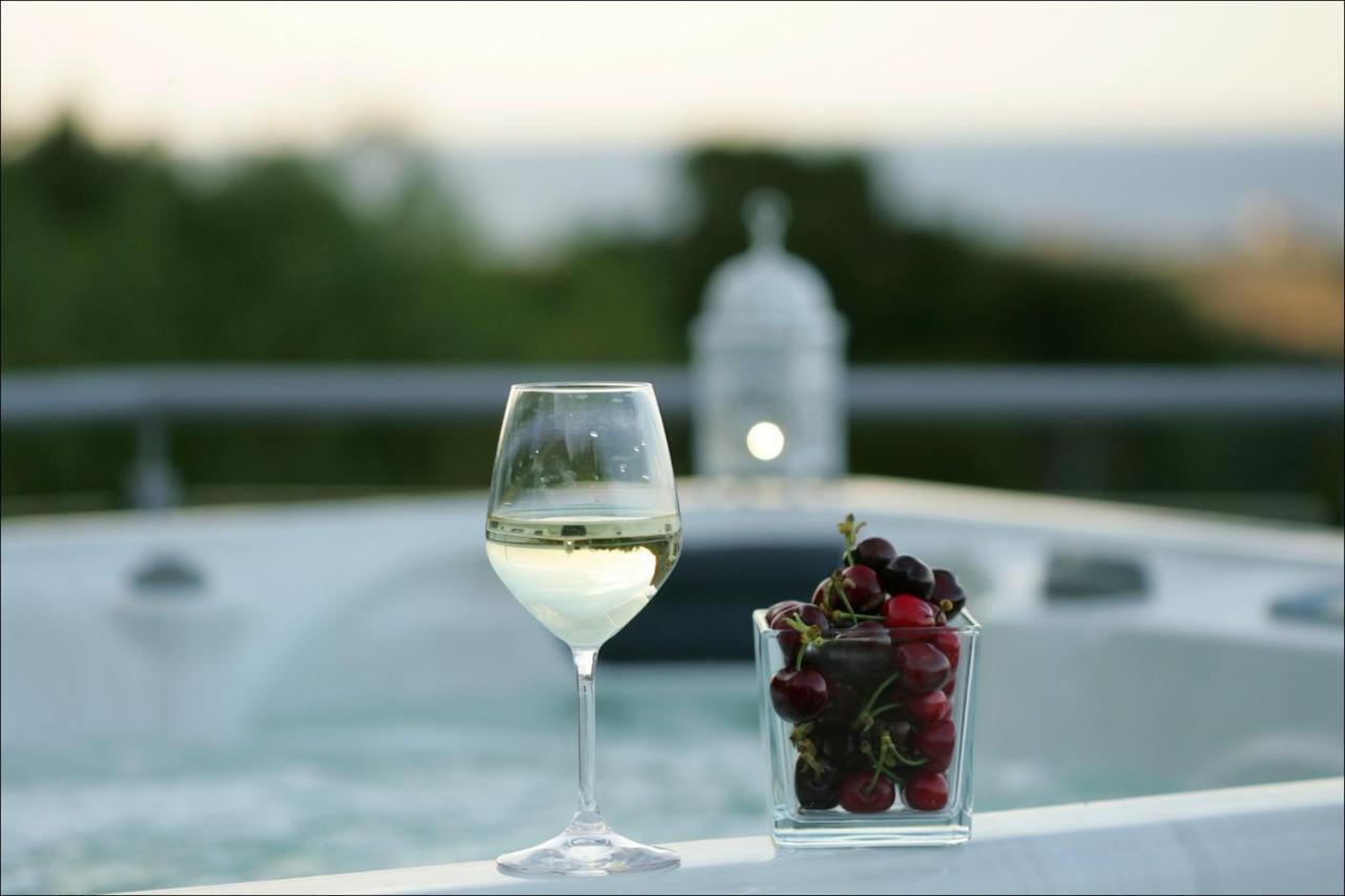 Villa Antonia - Vasca Idromassaggio Terrazza Vista Mare 산비토로카포 외부 사진