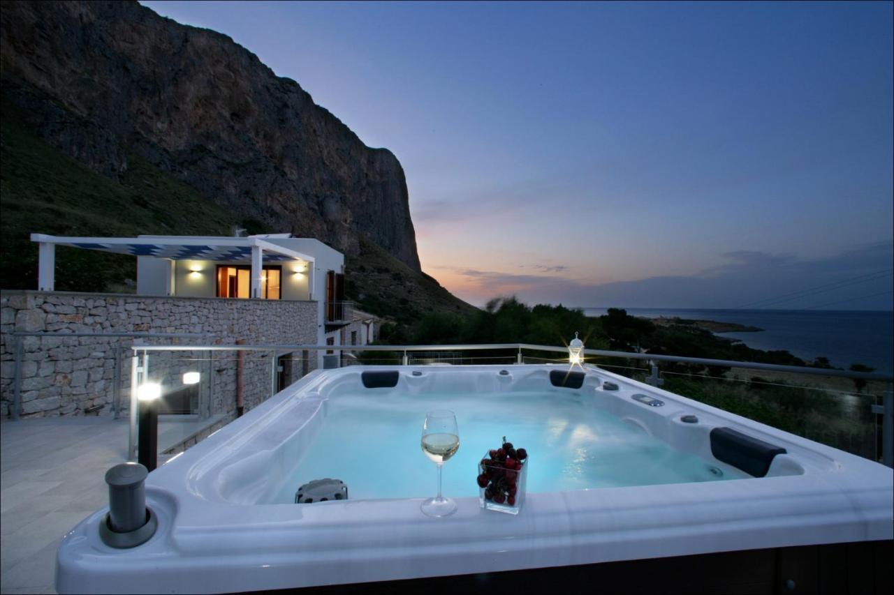 Villa Antonia - Vasca Idromassaggio Terrazza Vista Mare 산비토로카포 외부 사진