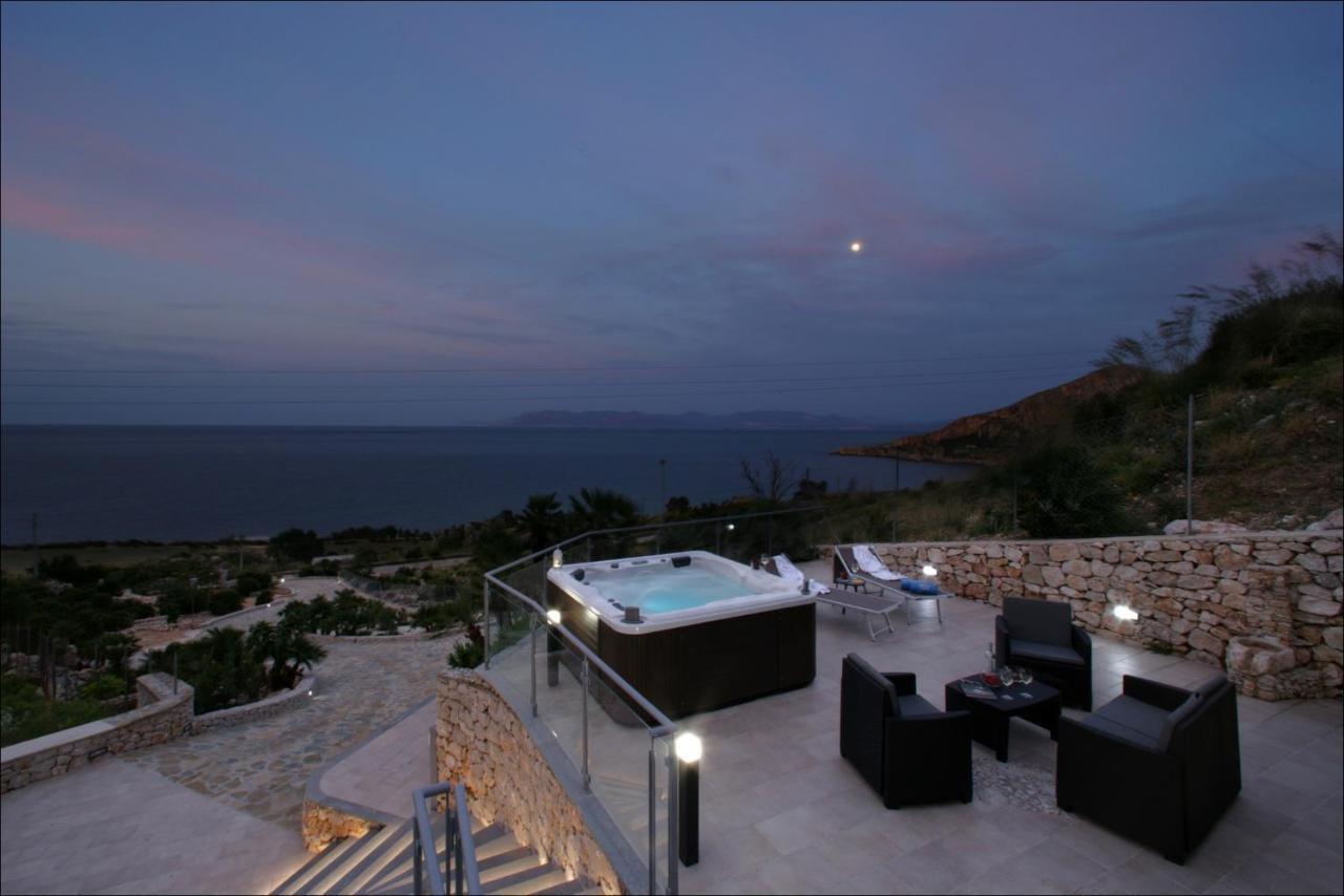 Villa Antonia - Vasca Idromassaggio Terrazza Vista Mare 산비토로카포 외부 사진