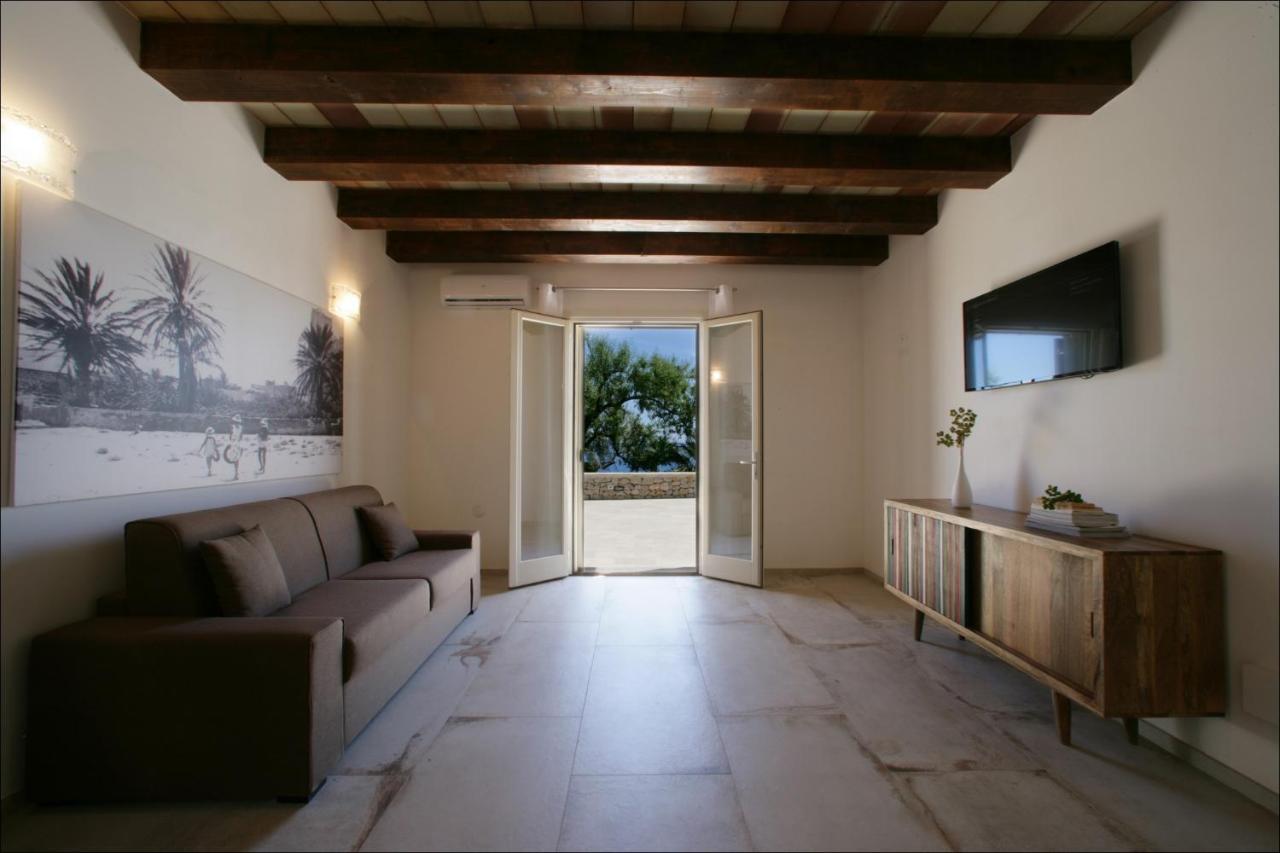 Villa Antonia - Vasca Idromassaggio Terrazza Vista Mare 산비토로카포 외부 사진