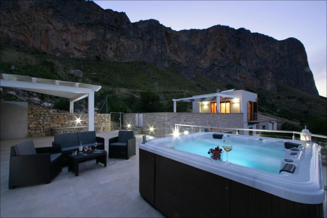Villa Antonia - Vasca Idromassaggio Terrazza Vista Mare 산비토로카포 외부 사진