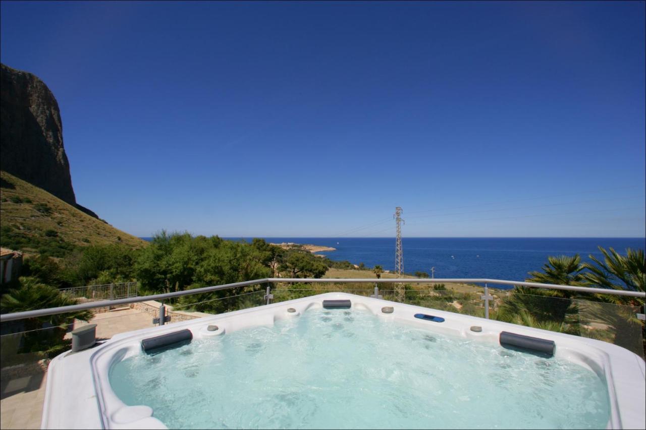 Villa Antonia - Vasca Idromassaggio Terrazza Vista Mare 산비토로카포 외부 사진