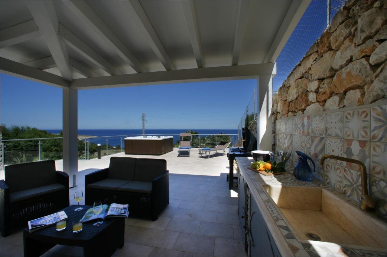 Villa Antonia - Vasca Idromassaggio Terrazza Vista Mare 산비토로카포 외부 사진