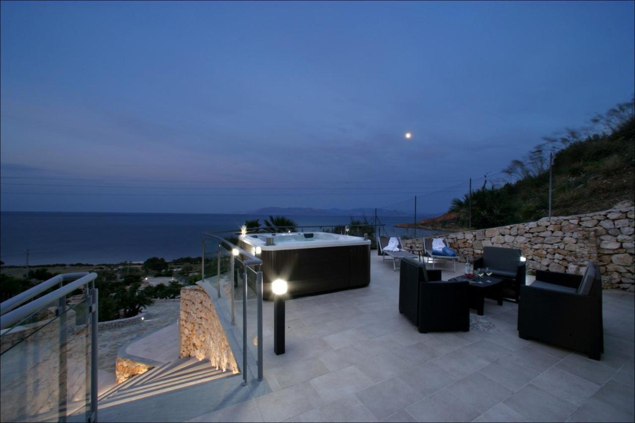 Villa Antonia - Vasca Idromassaggio Terrazza Vista Mare 산비토로카포 외부 사진
